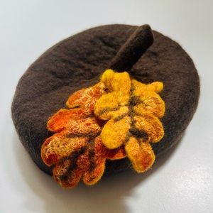 0-3 month newborn felted acorn hat by BlanCraft